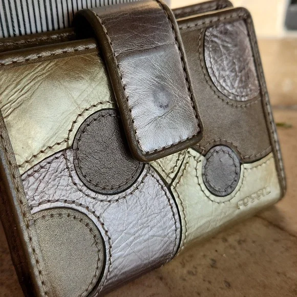 Fossil gold colored genuine leather wallet - Picture 1 of 12